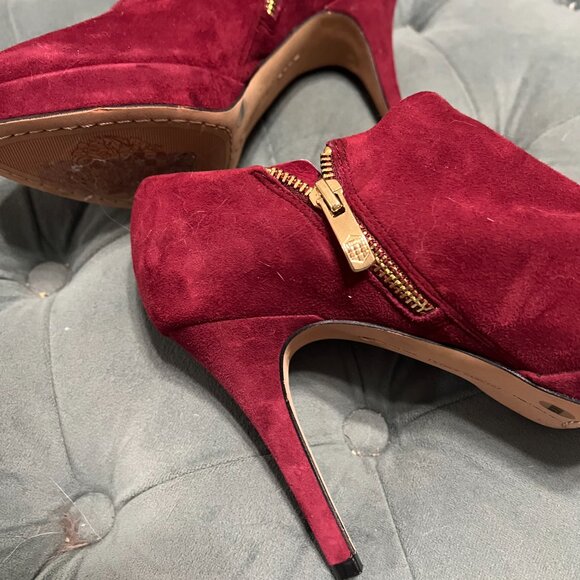 Vince Camuto Women's  Elvin Heel ankle booties with gold zippers red suede - Picture 4 of 10